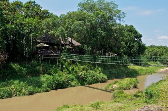 mara-intrepids-swing-bridge